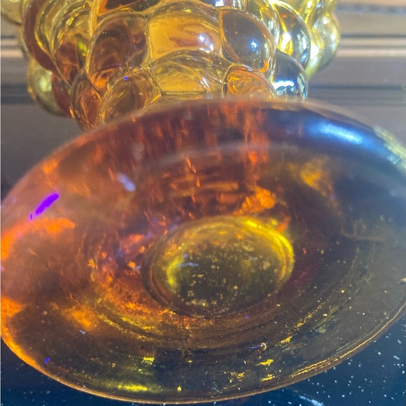 Vintage amber glass decanter and cup set UV reactive grape motif - Picture 8 of 14